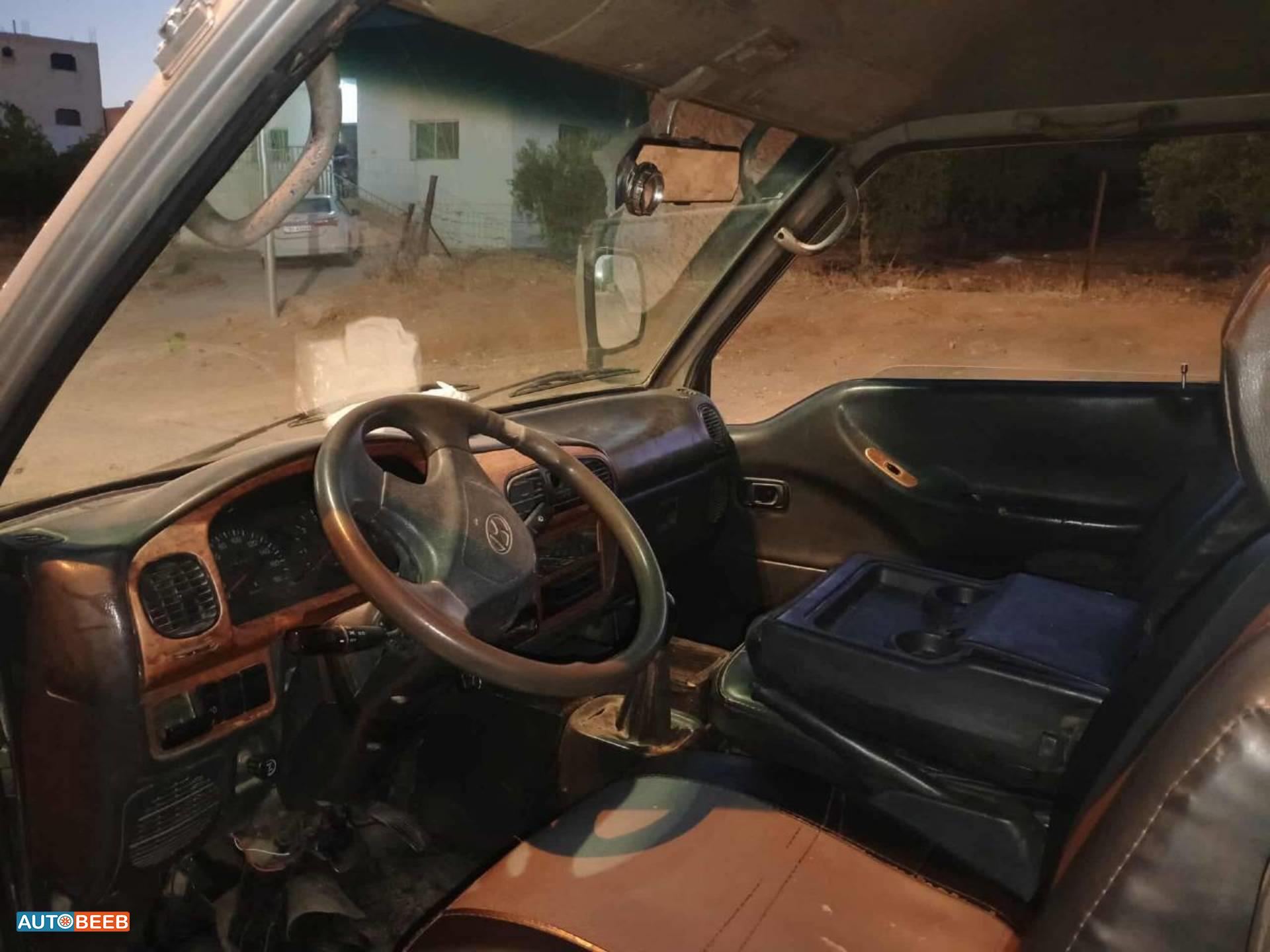 Minibus Hyundai 2001