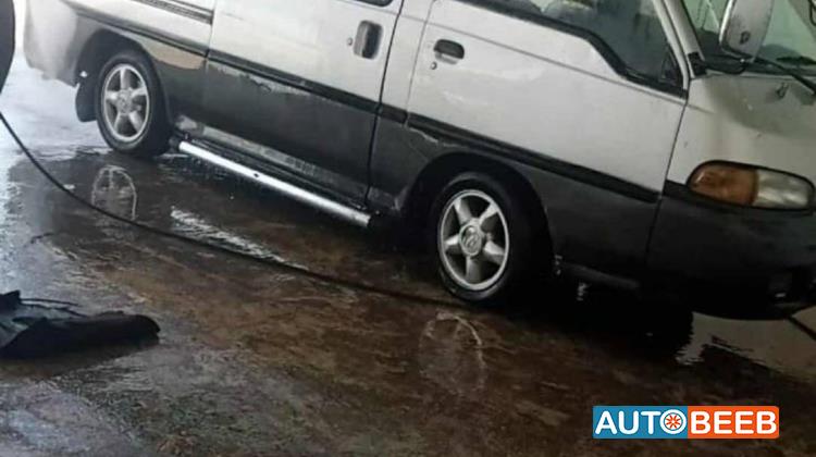 Minibus Hyundai 2001