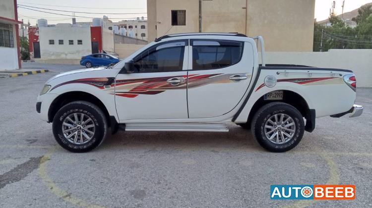 Mitsubishi L200 2015