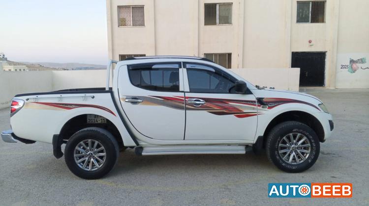 Mitsubishi L200 2015