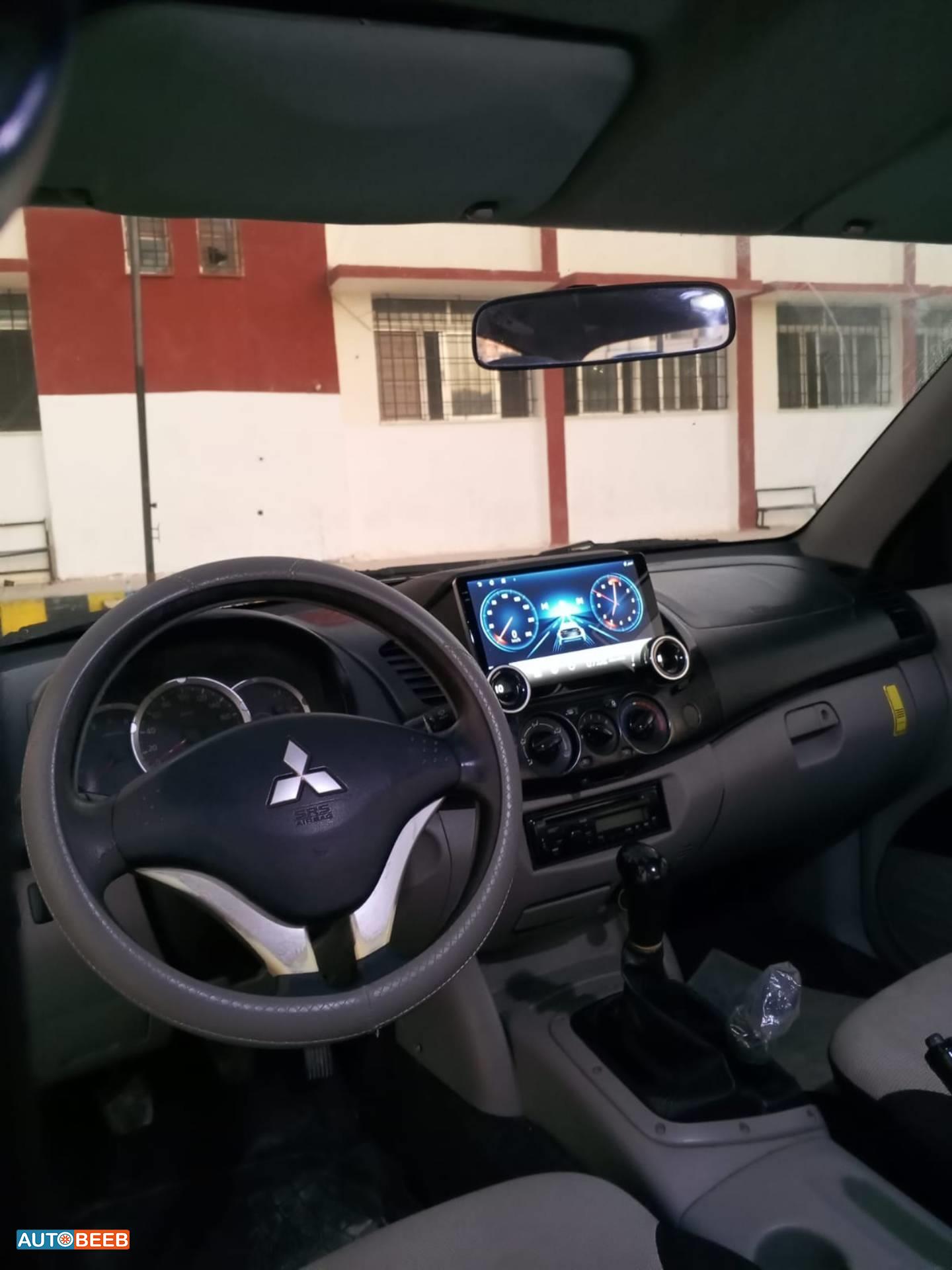 Mitsubishi L200 2015