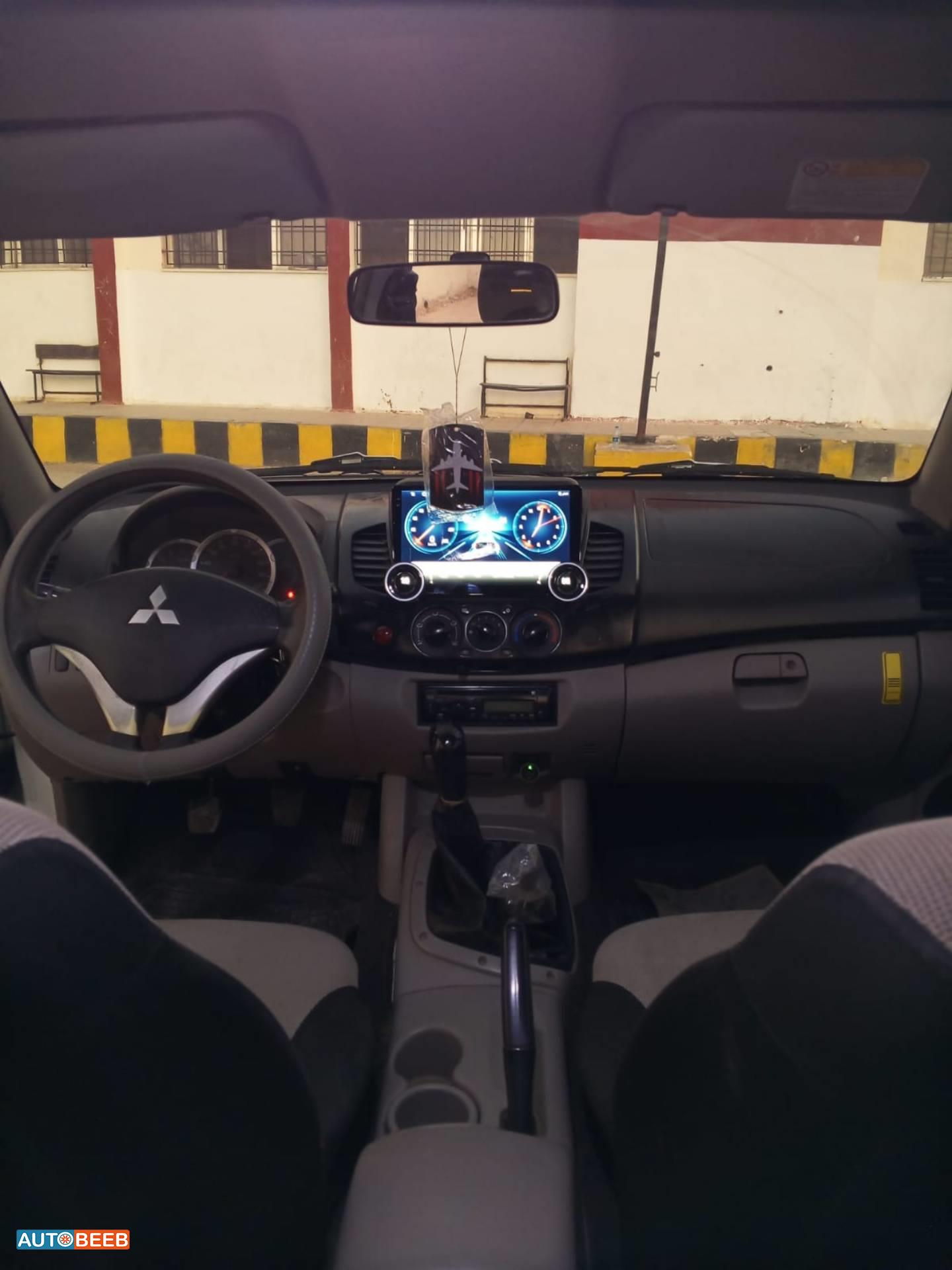 Mitsubishi L200 2015