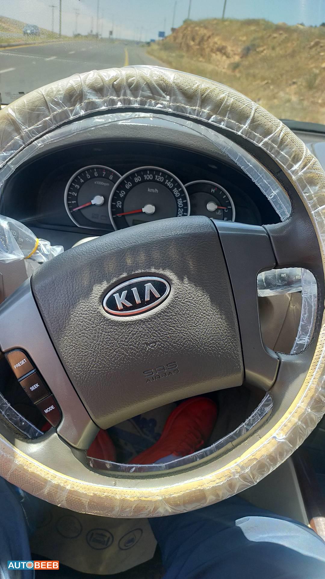 كيا سورينتو 2008