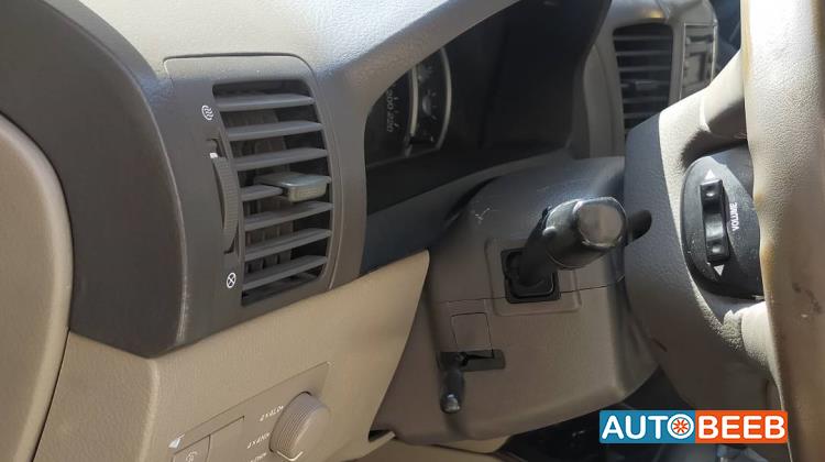 كيا سورينتو 2008