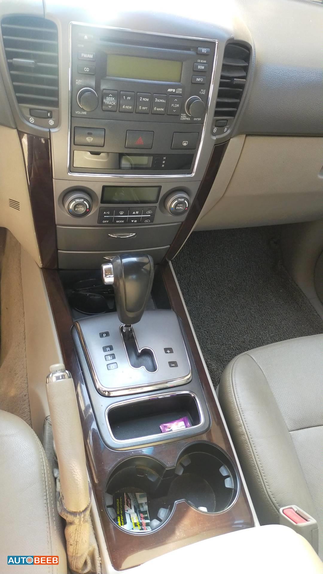 كيا سورينتو 2008