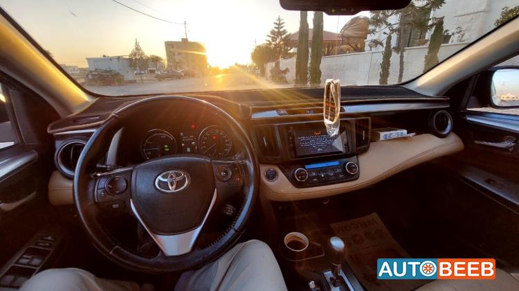 تويوتا راف فور 2017