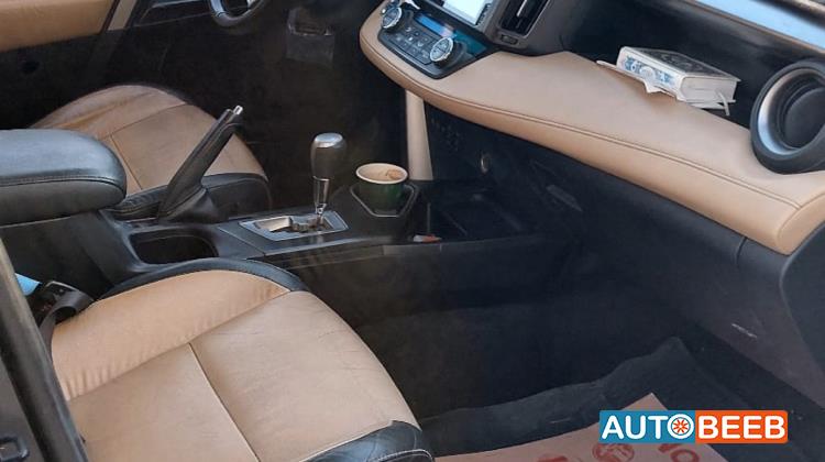 تويوتا راف فور 2017