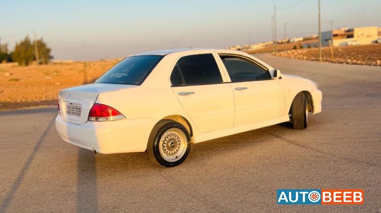 ميتسوبيشي لانسر 2005