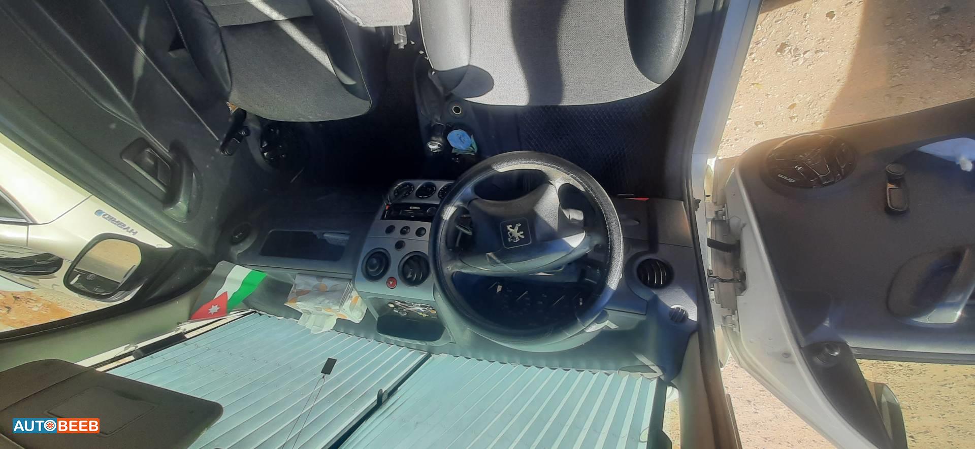 بيجو بارتنر 2012