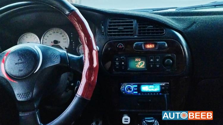 ميتسوبيشي لانسر 2000