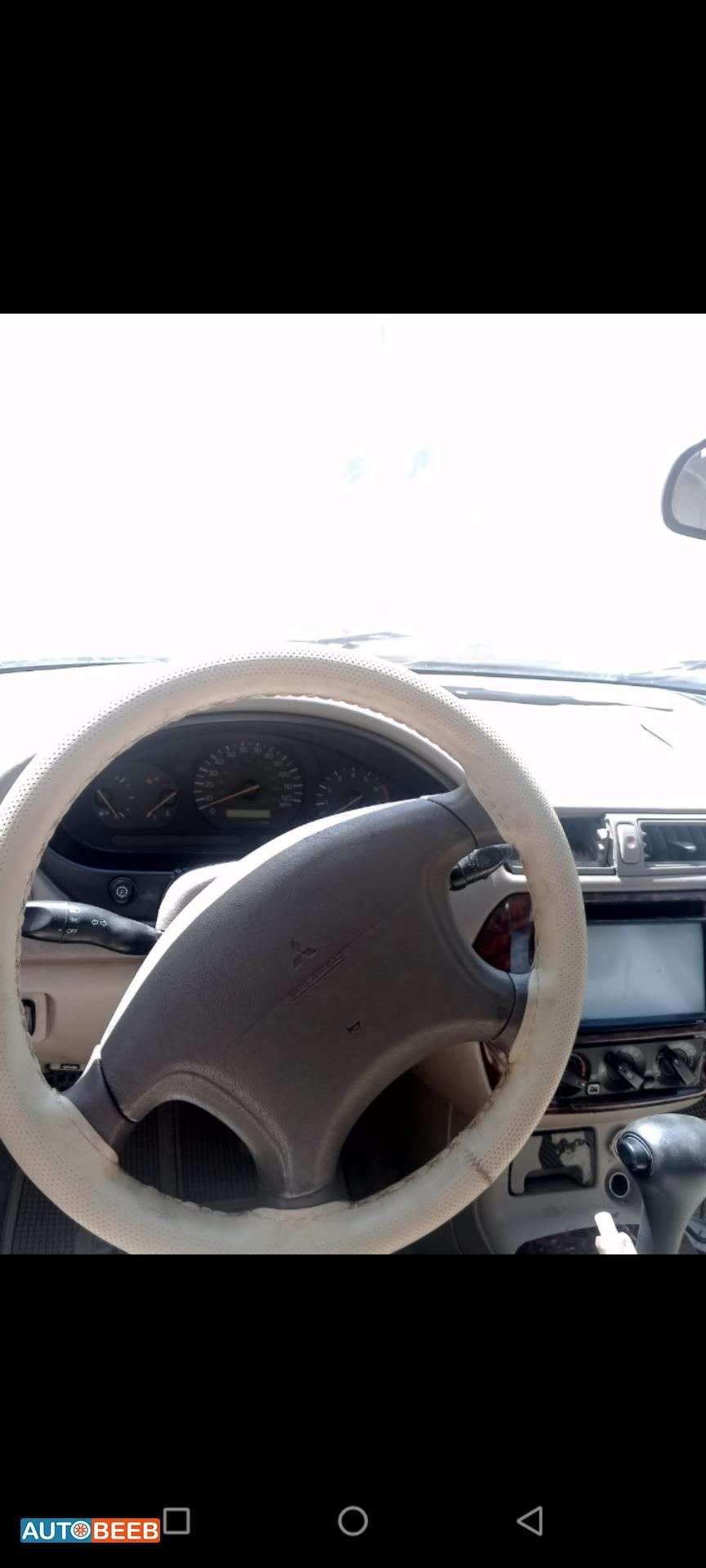 Mitsubishi Galant 2000