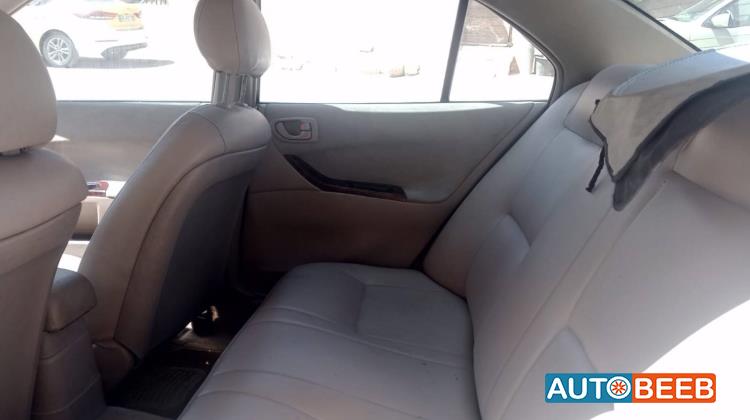 Mitsubishi Galant 2000