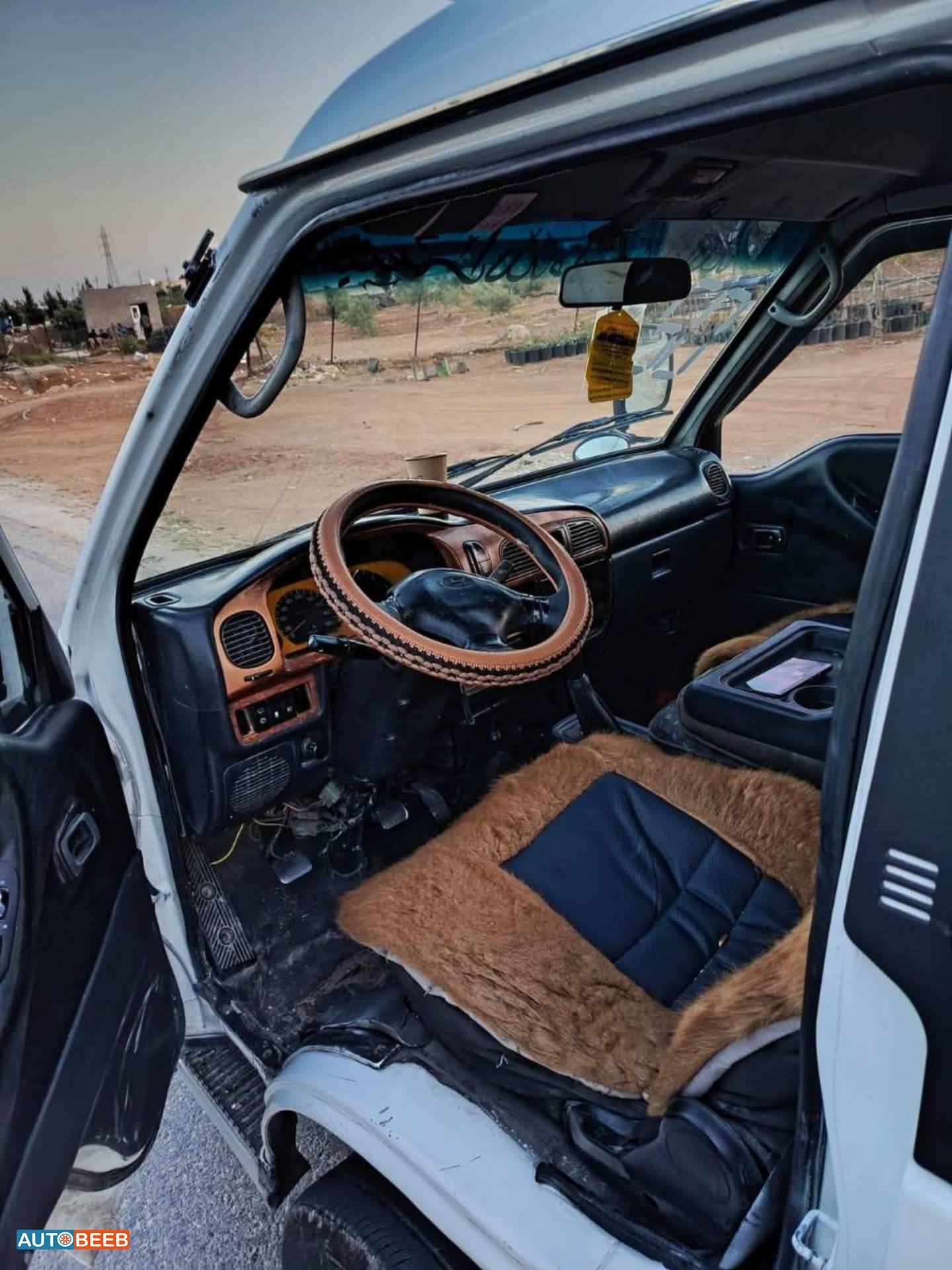 Minibus Hyundai 2002