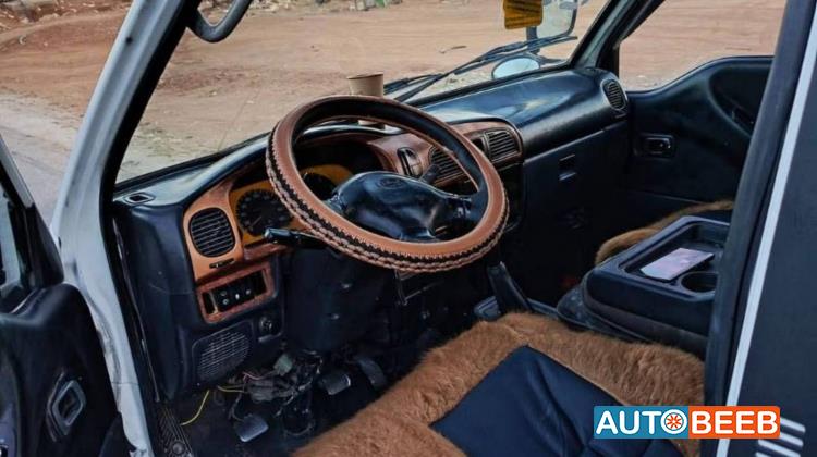 Minibus Hyundai 2002