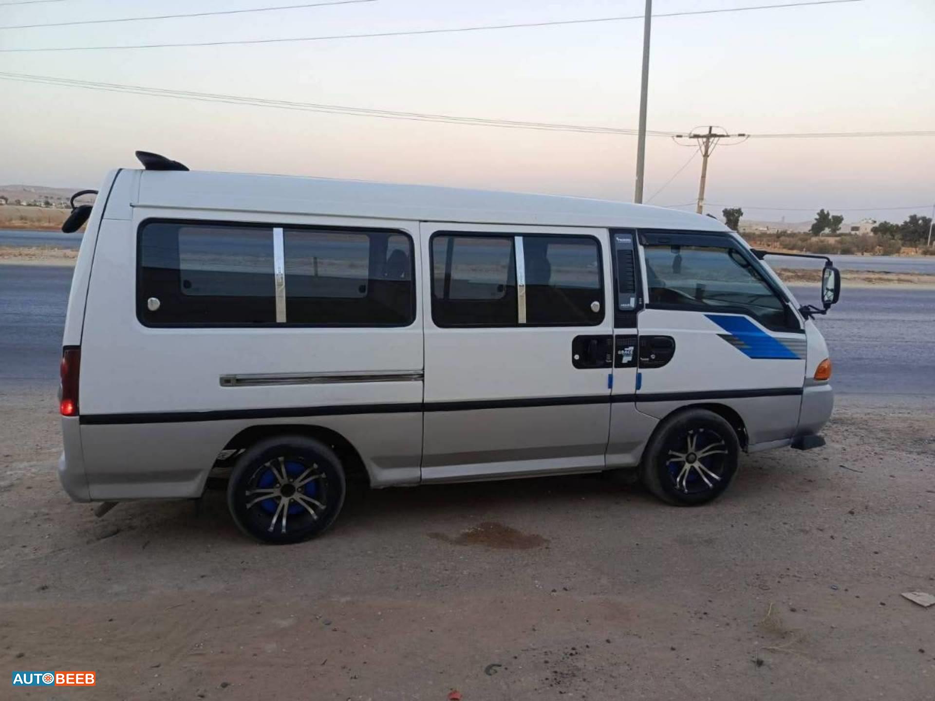 Minibus Hyundai 2002