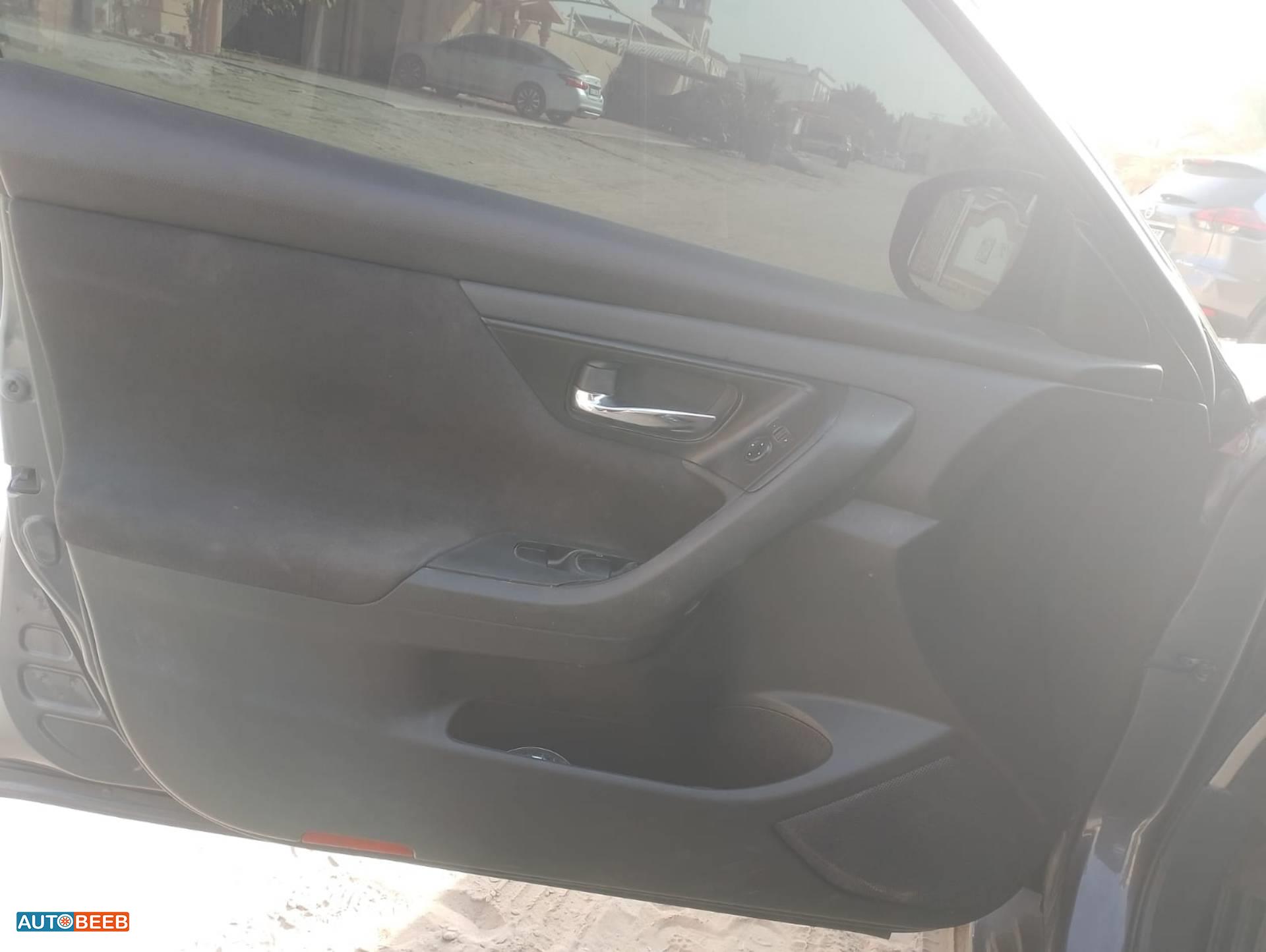 نيسان التيما 2013