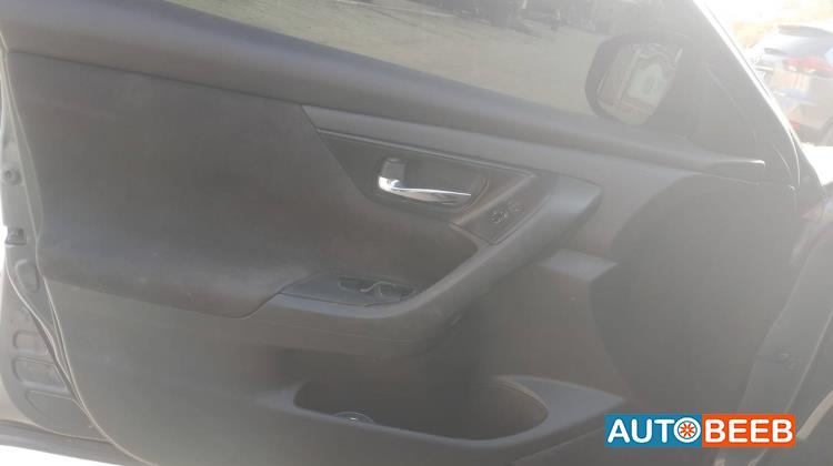 نيسان التيما 2013