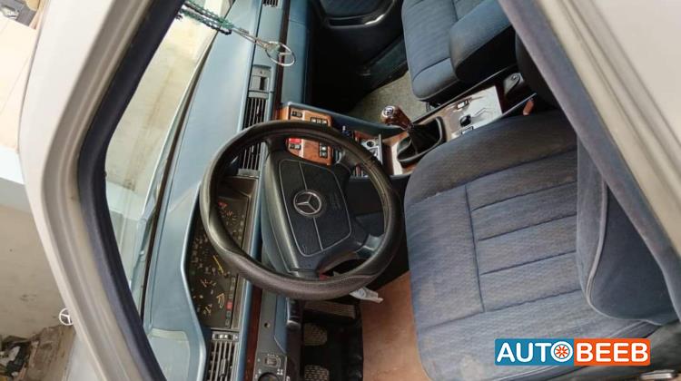 مرسيدس بنز E200 1993