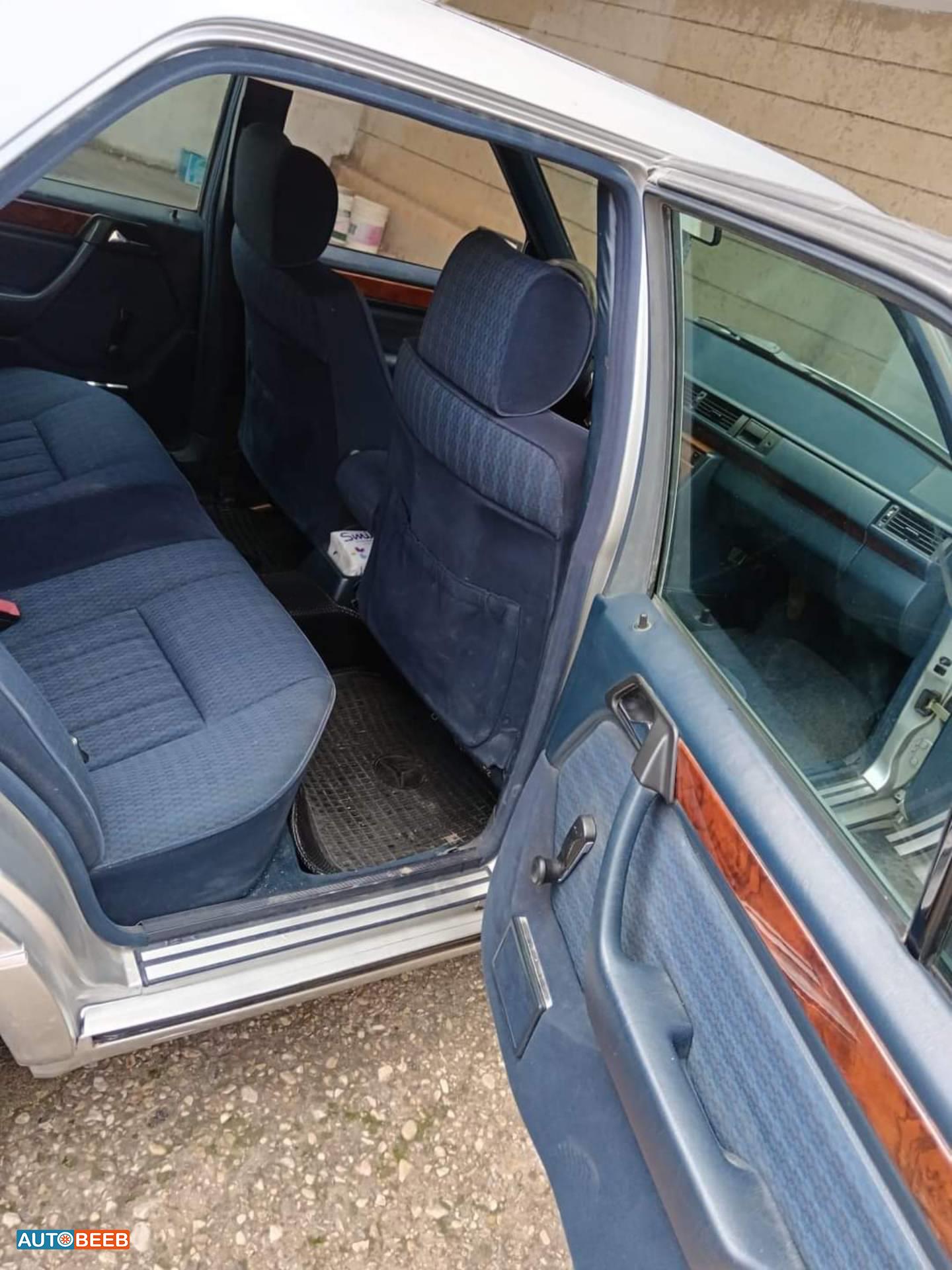 مرسيدس بنز E200 1993