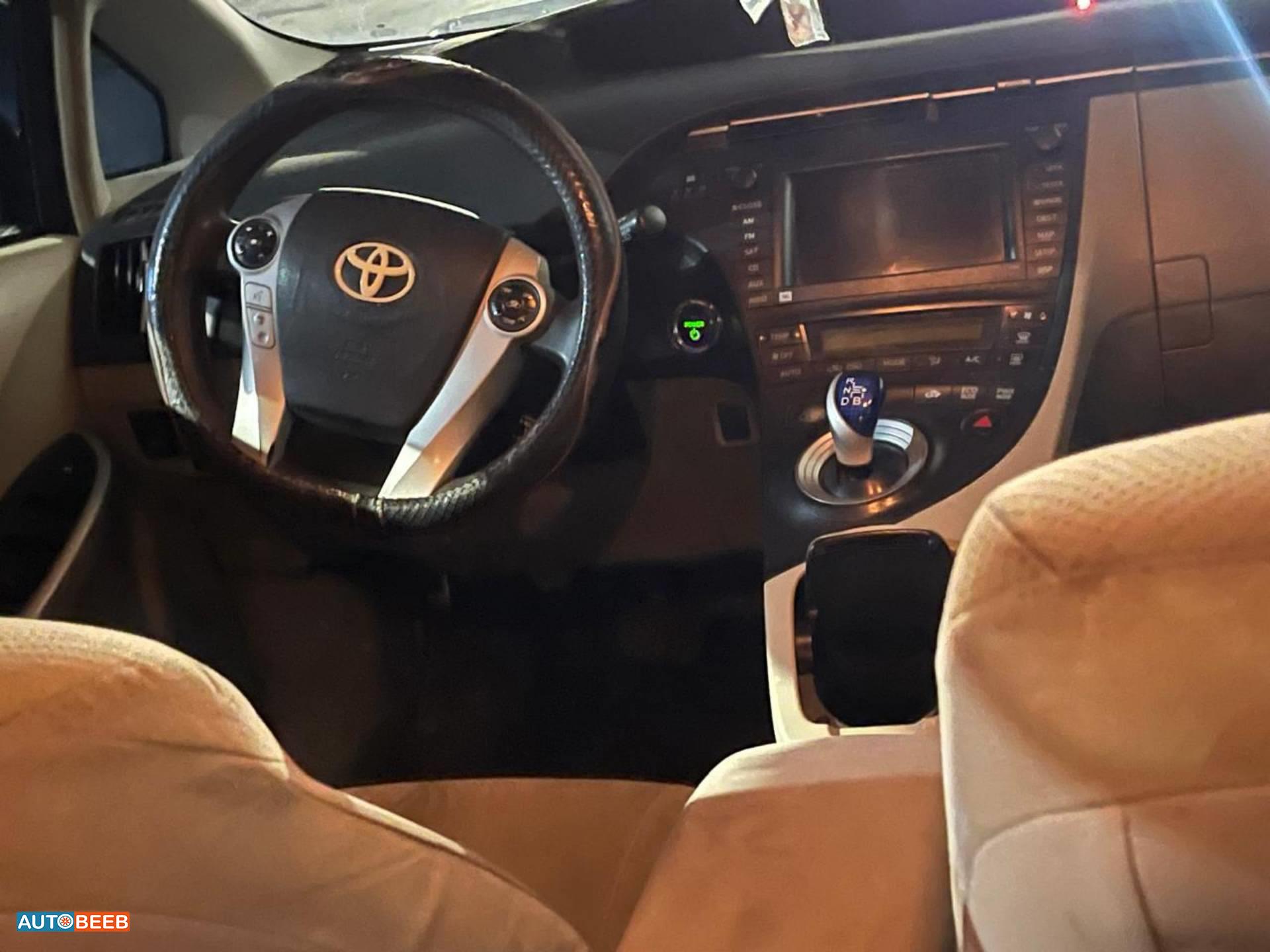 تويوتا بريوس 2011