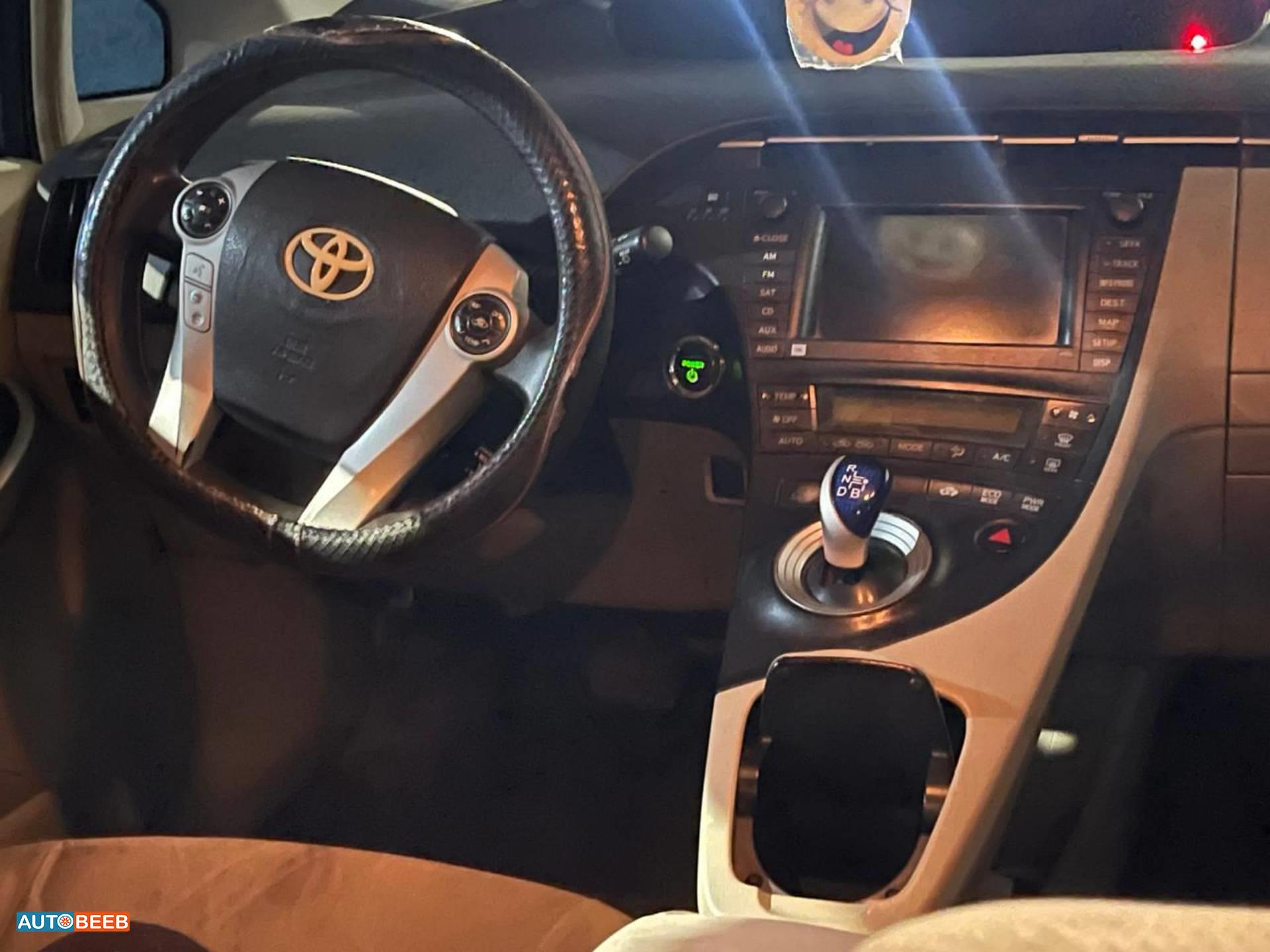 تويوتا بريوس 2011