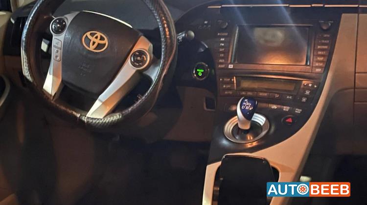 تويوتا بريوس 2011