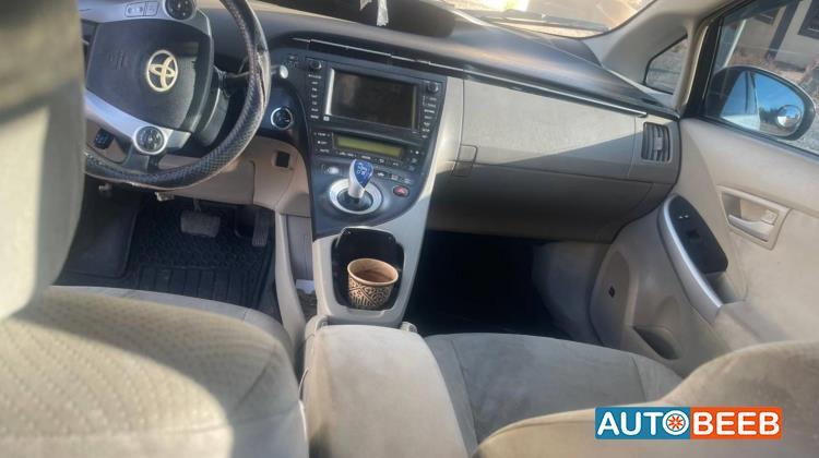 تويوتا بريوس 2011