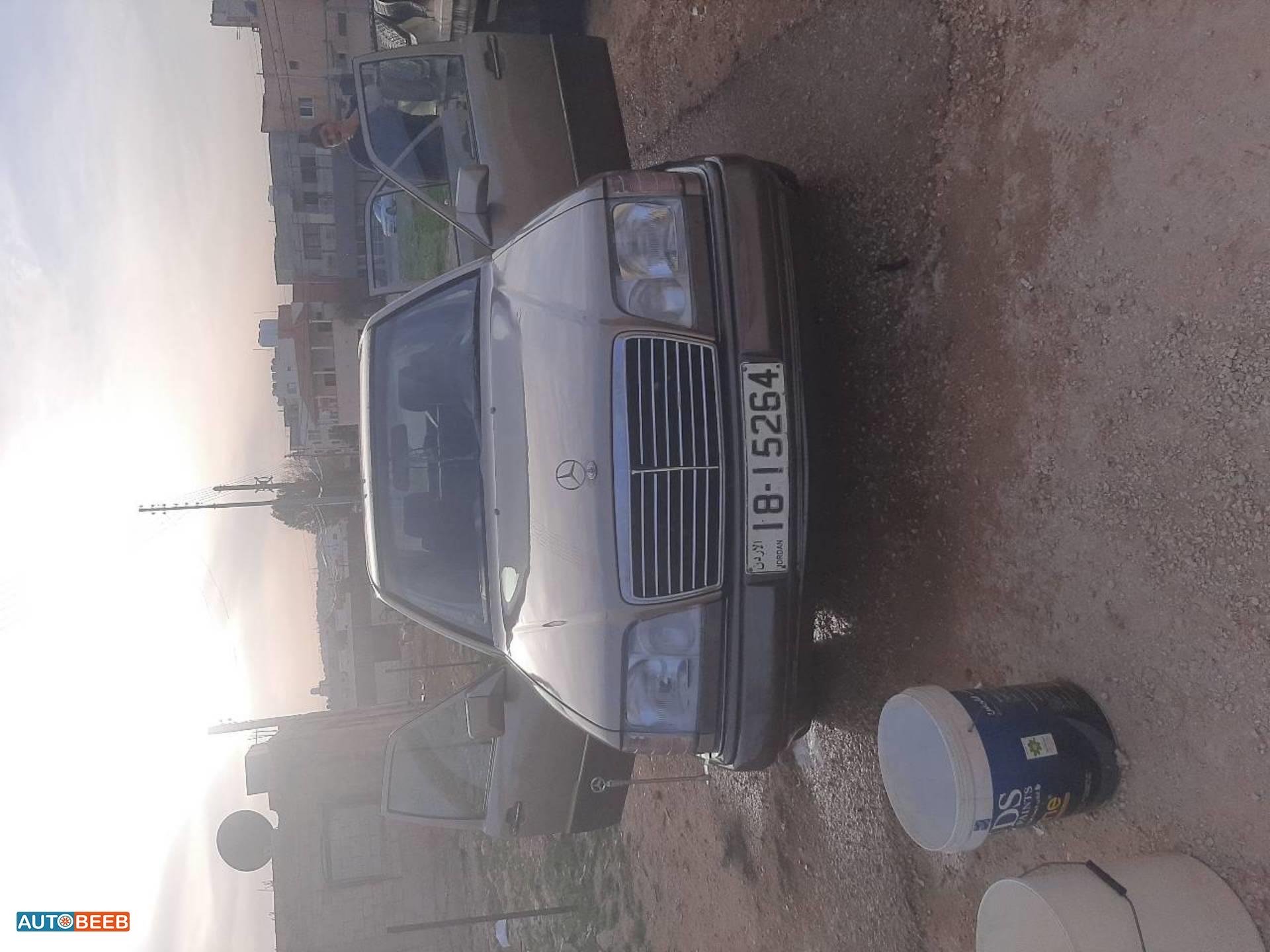 مرسيدس بنز E200 1992