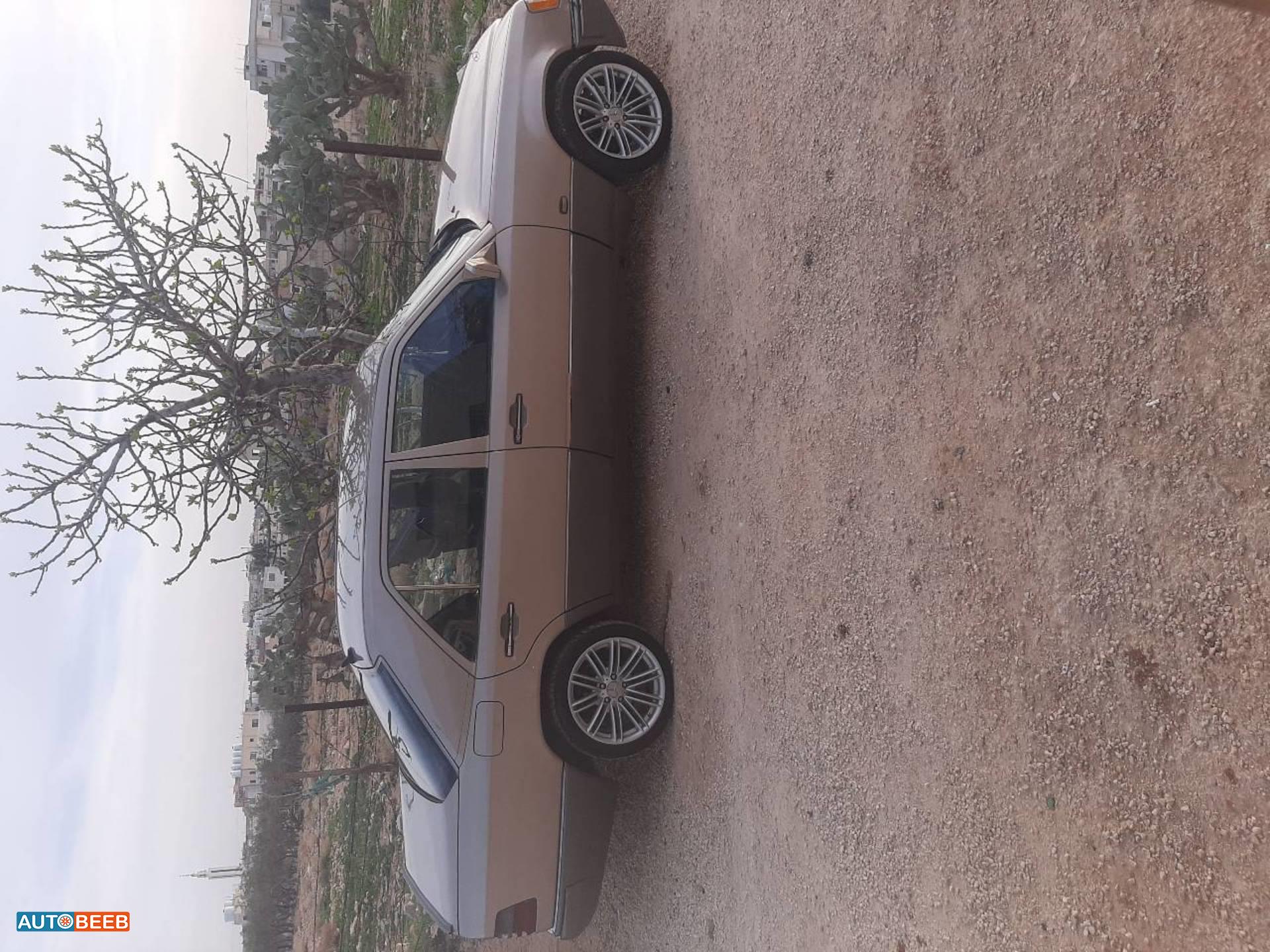 مرسيدس بنز E200 1992