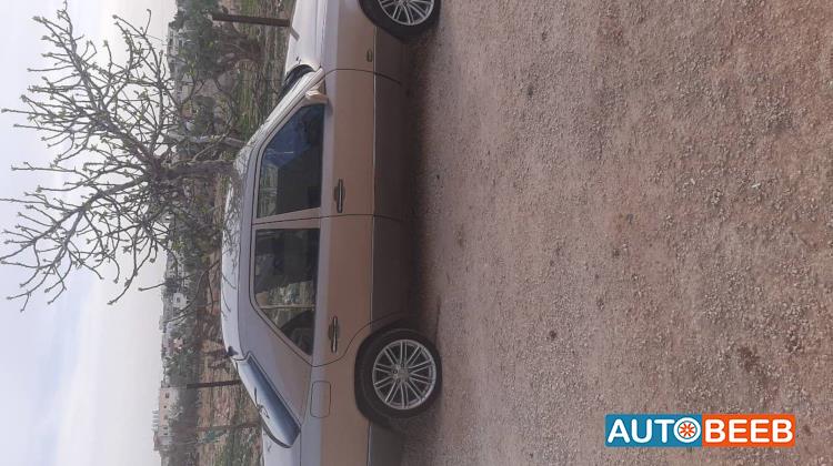 مرسيدس بنز E200 1992