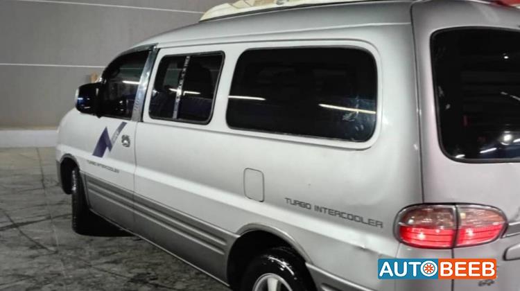 ميني باص هيونداي 2006