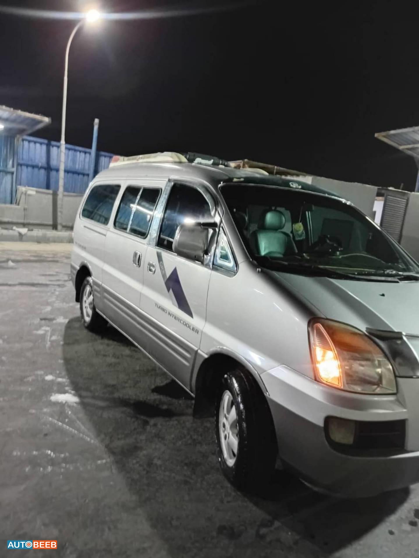 ميني باص هيونداي 2006