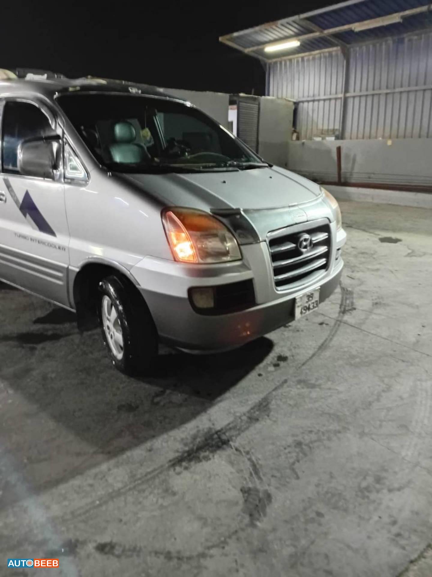 ميني باص هيونداي 2006