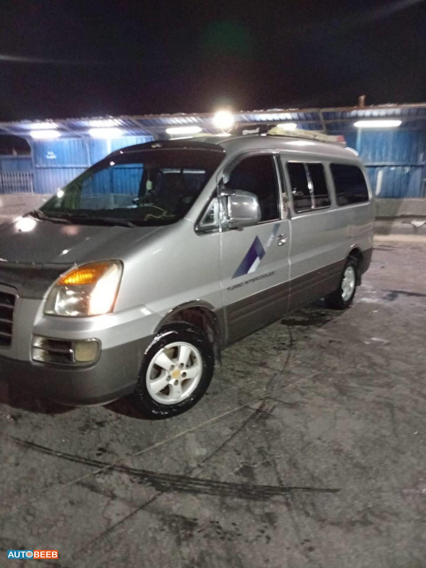 ميني باص هيونداي 2006