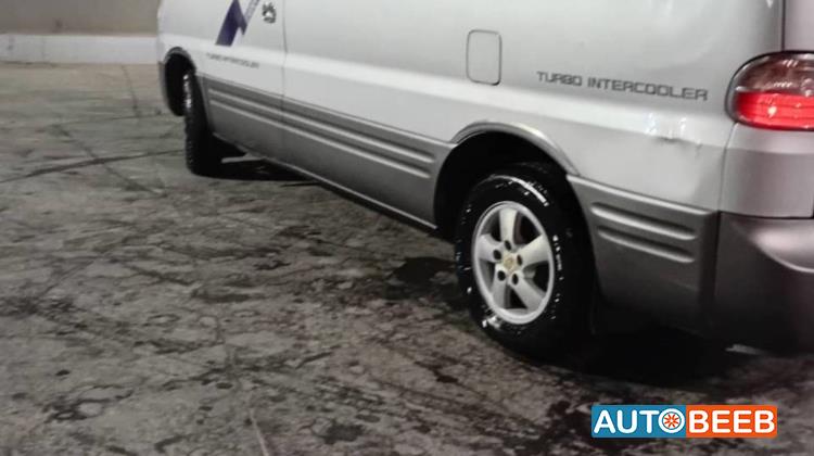 ميني باص هيونداي 2006