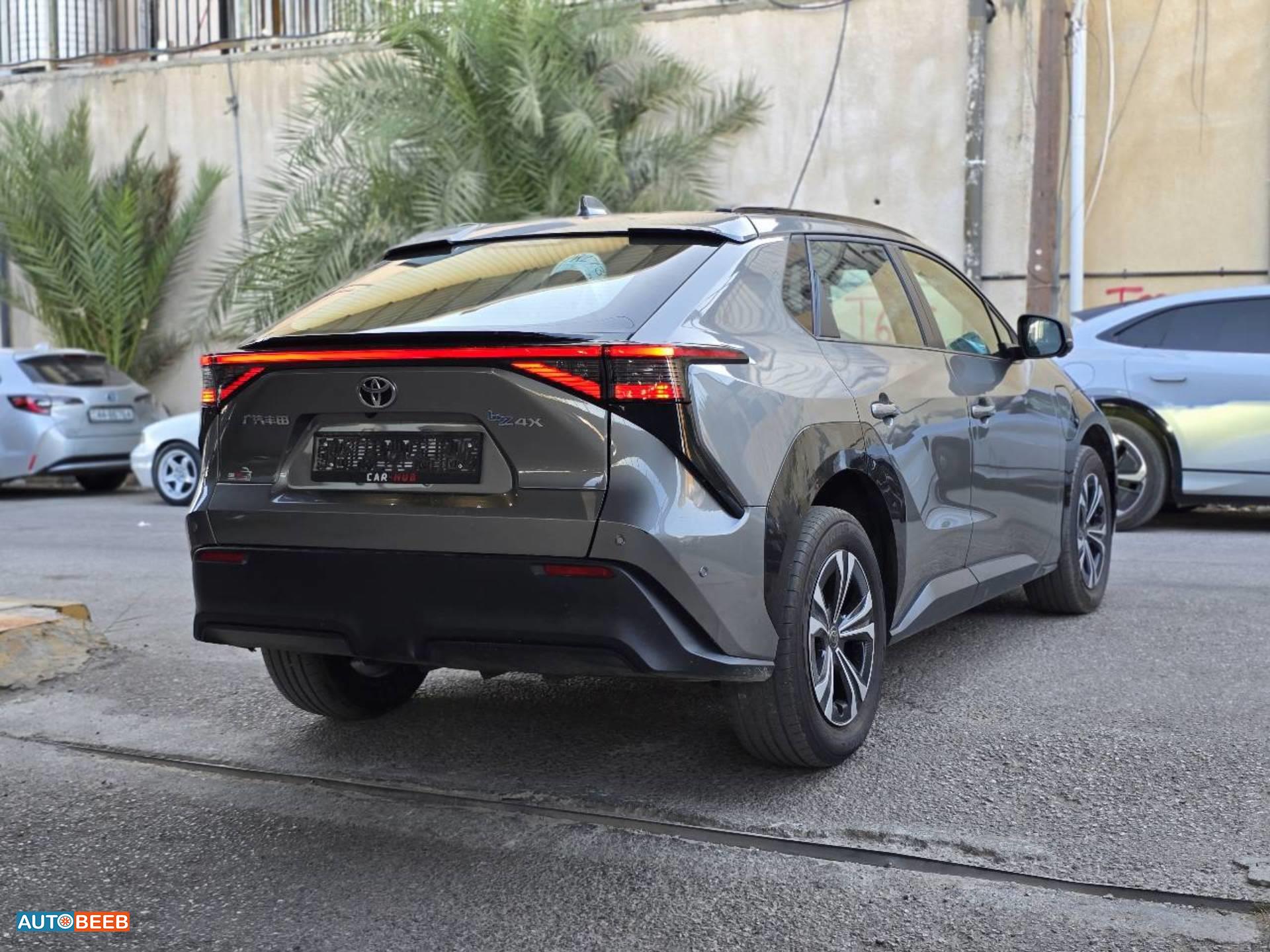 تويوتا bZ4X 2022