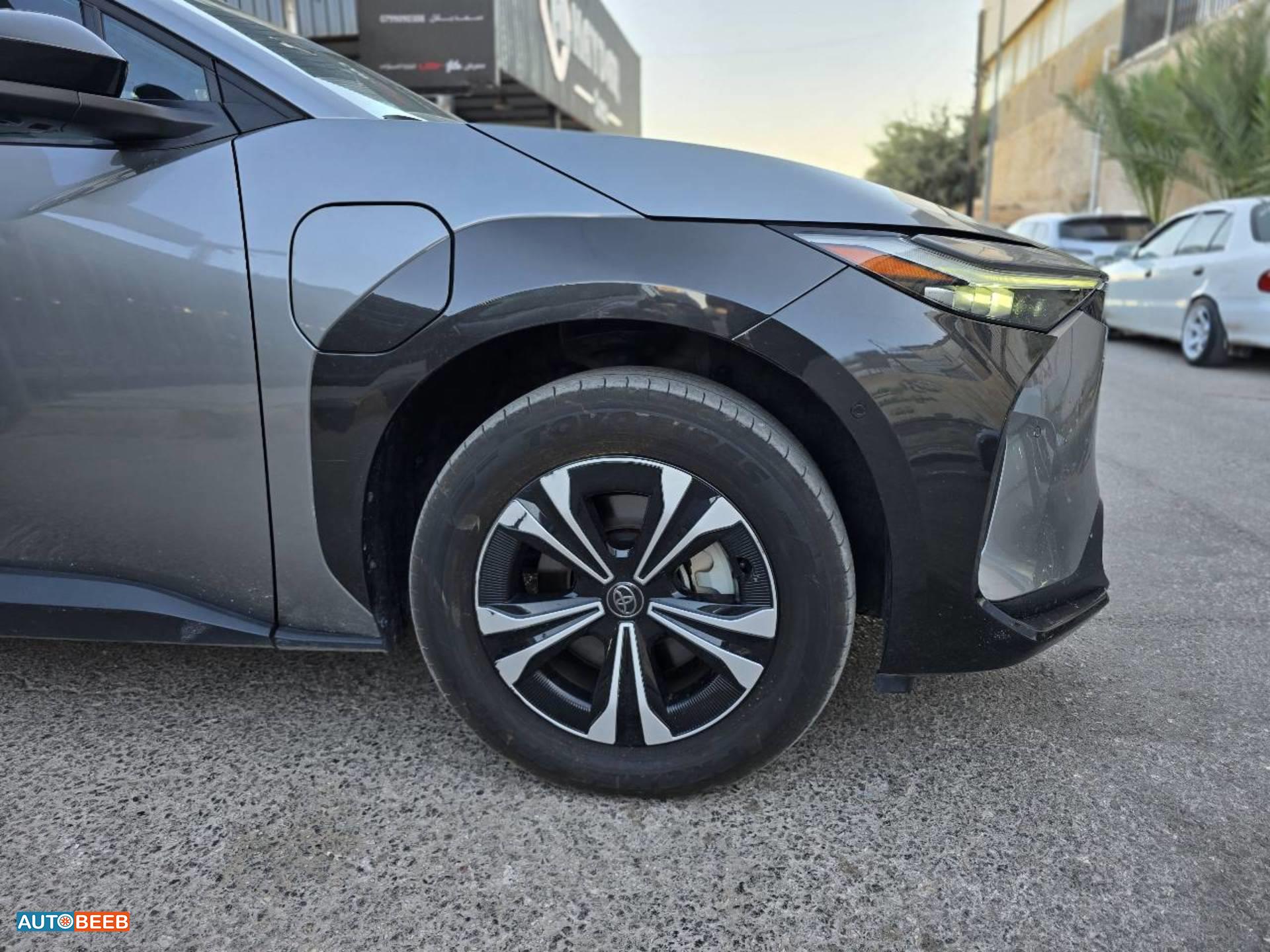 تويوتا bZ4X 2022