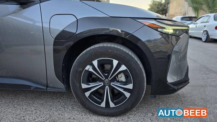 تويوتا bZ4X 2022