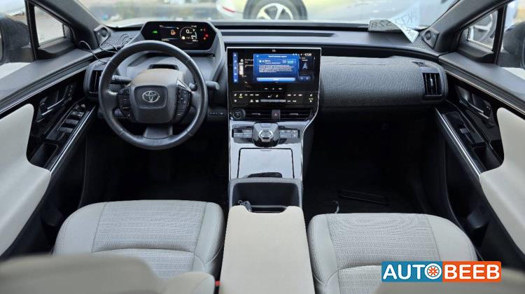 تويوتا bZ4X 2022