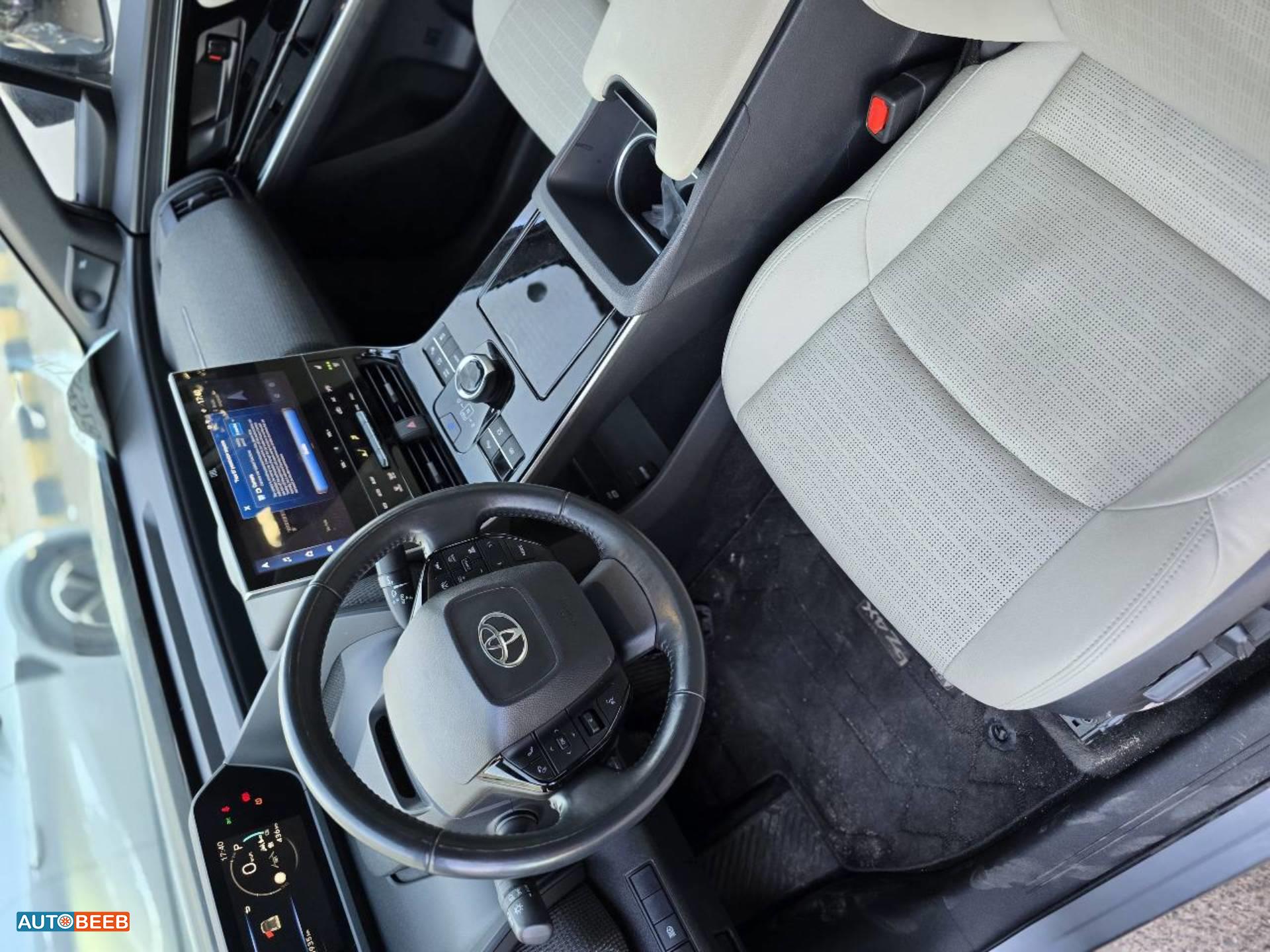 تويوتا bZ4X 2022