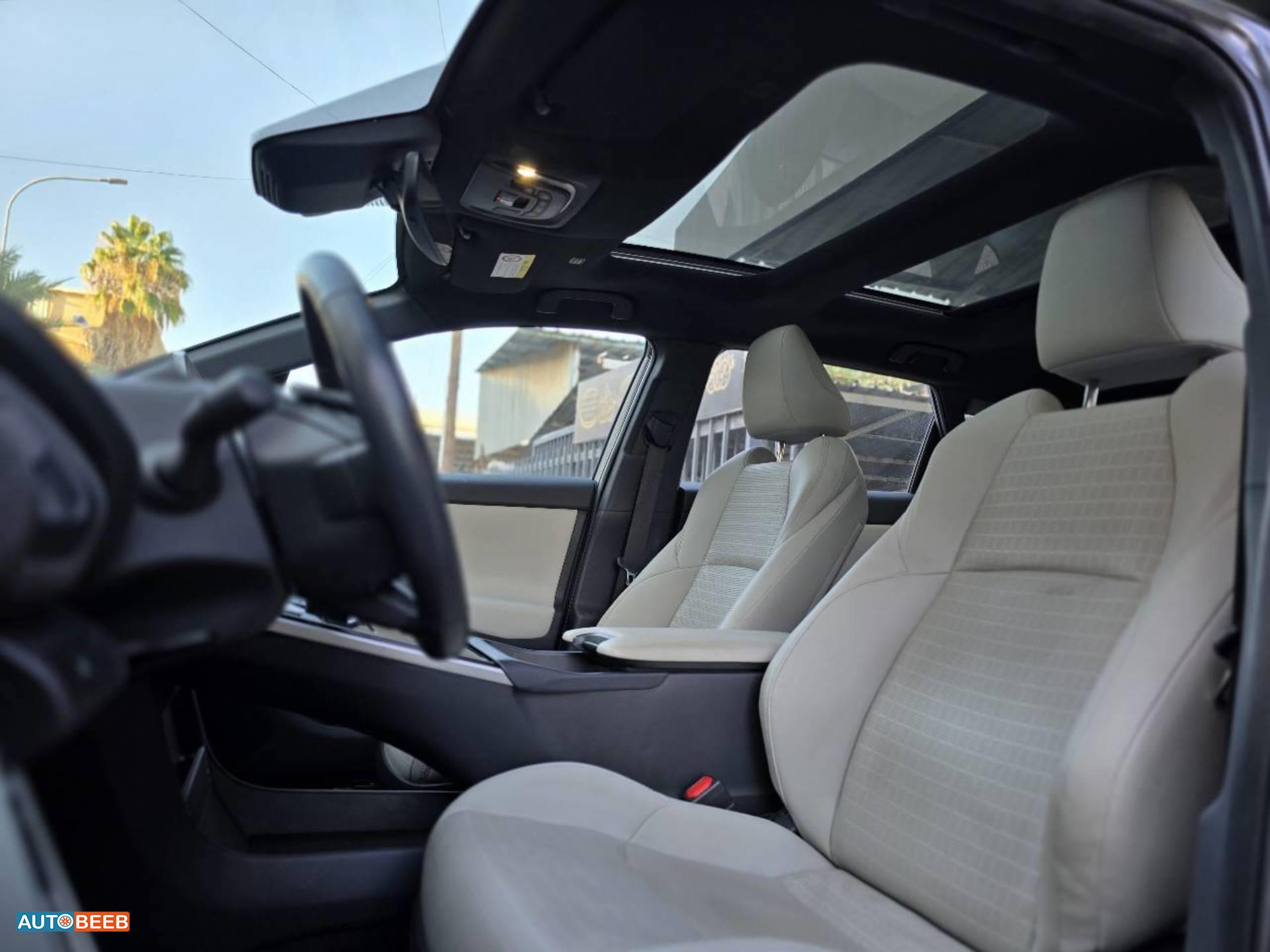 تويوتا bZ4X 2022