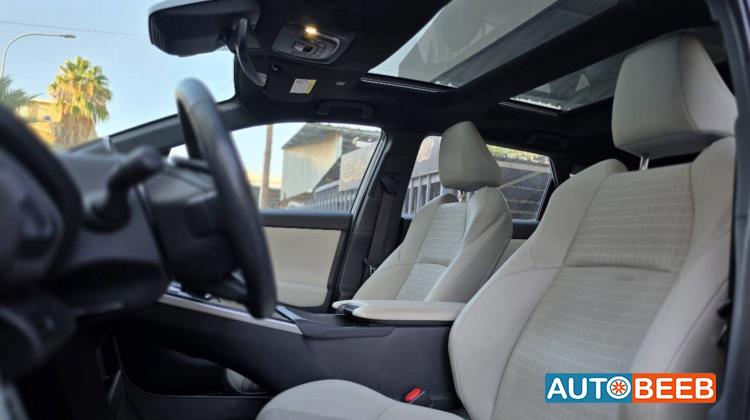 تويوتا bZ4X 2022