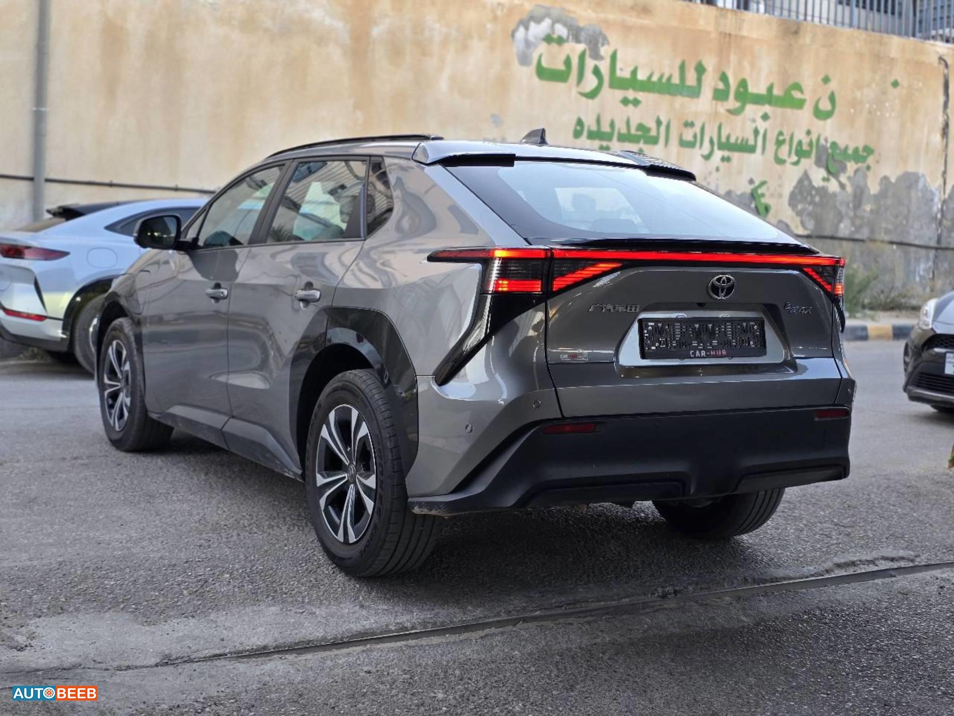 تويوتا bZ4X 2022