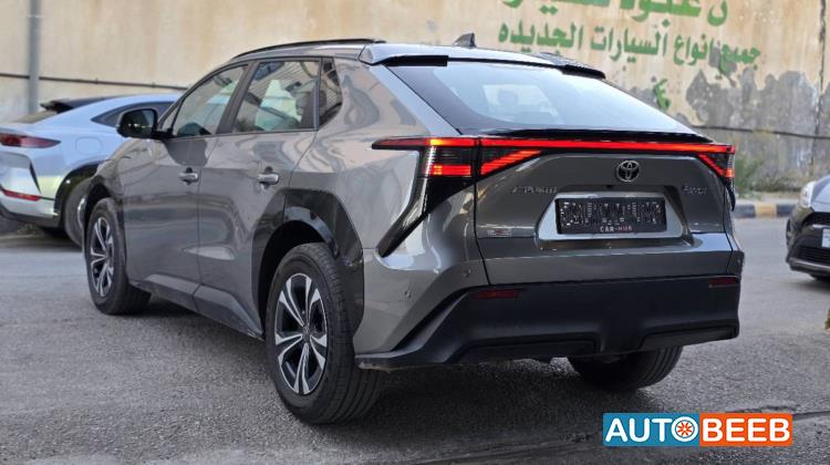 تويوتا bZ4X 2022