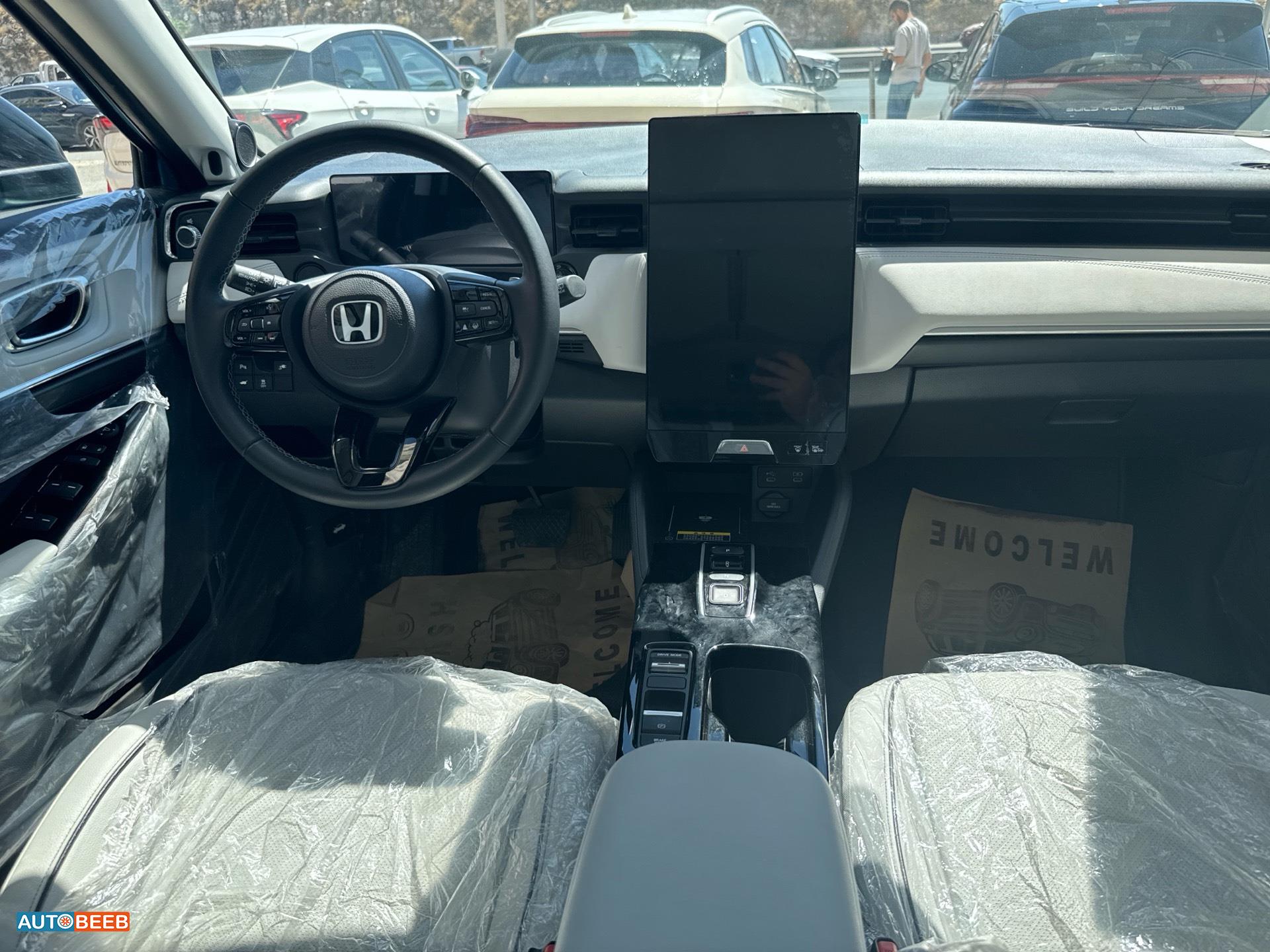 هوندا e:NS1 2023