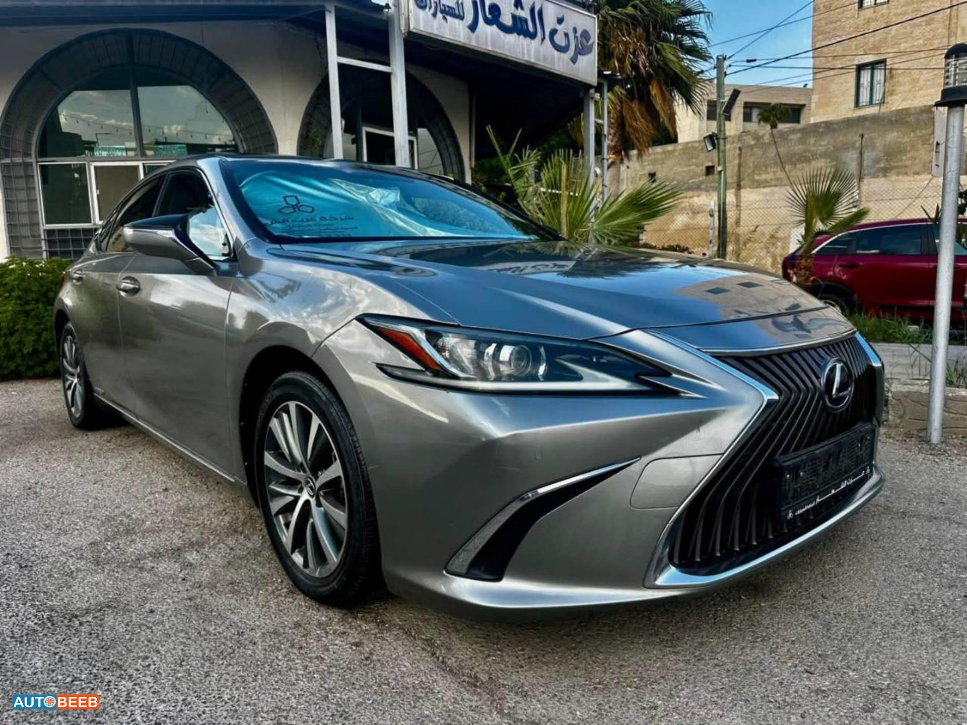 Lexus ES300 2019
