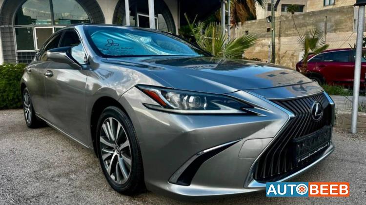 Lexus ES300 2019