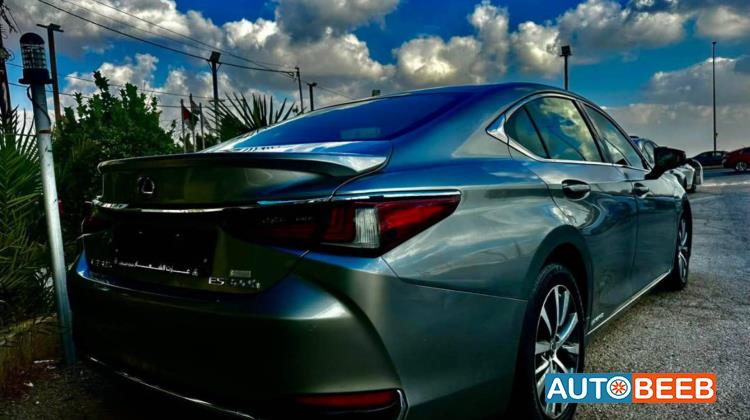 Lexus ES300 2019