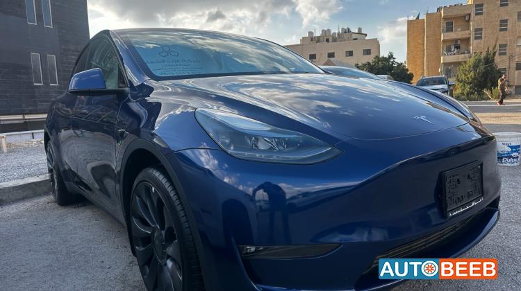 Tesla Y 2023