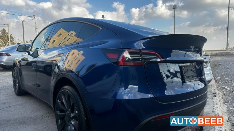 Tesla Y 2023